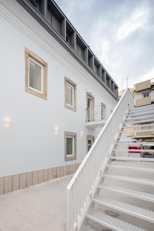 Hostel Conii & Suites Algarve Quarteira Eksteriør bilde