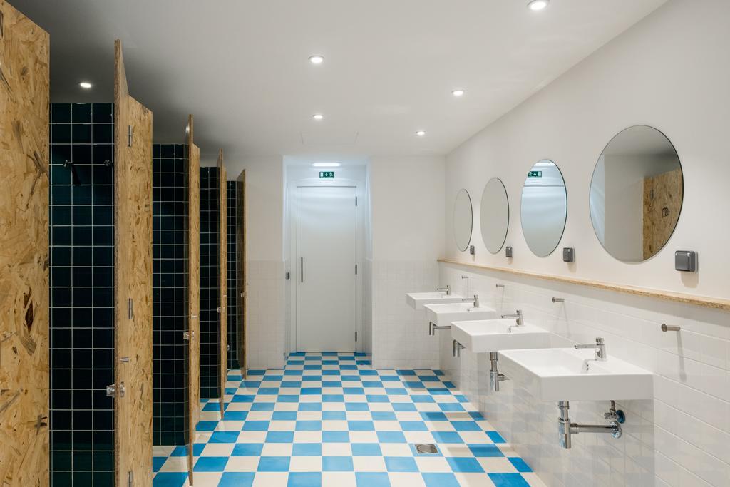 Hostel Conii & Suites Algarve Quarteira Eksteriør bilde