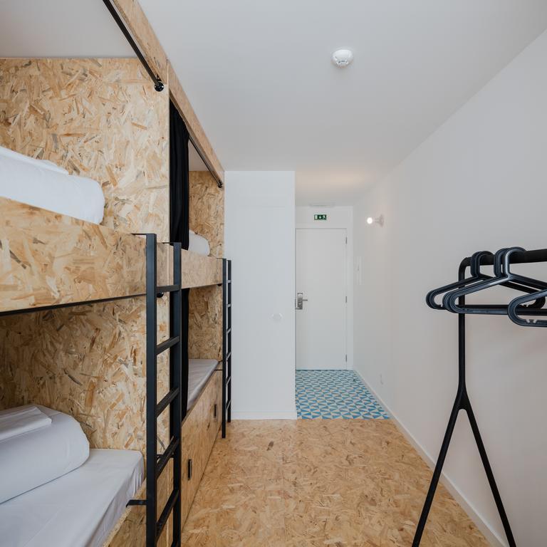 Hostel Conii & Suites Algarve Quarteira Eksteriør bilde