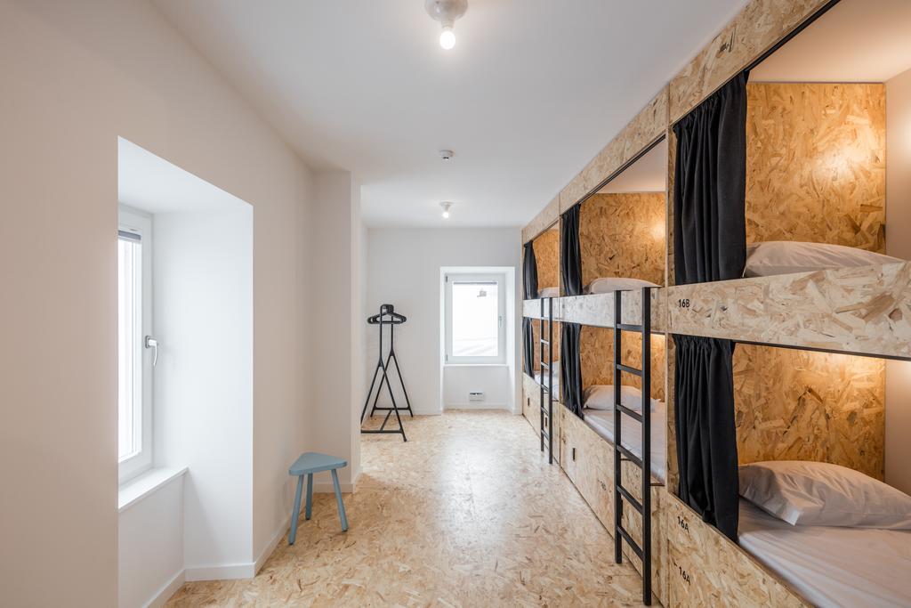 Hostel Conii & Suites Algarve Quarteira Eksteriør bilde