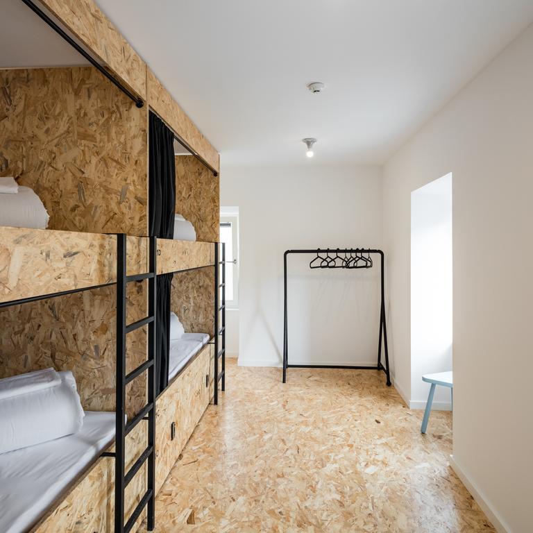 Hostel Conii & Suites Algarve Quarteira Eksteriør bilde