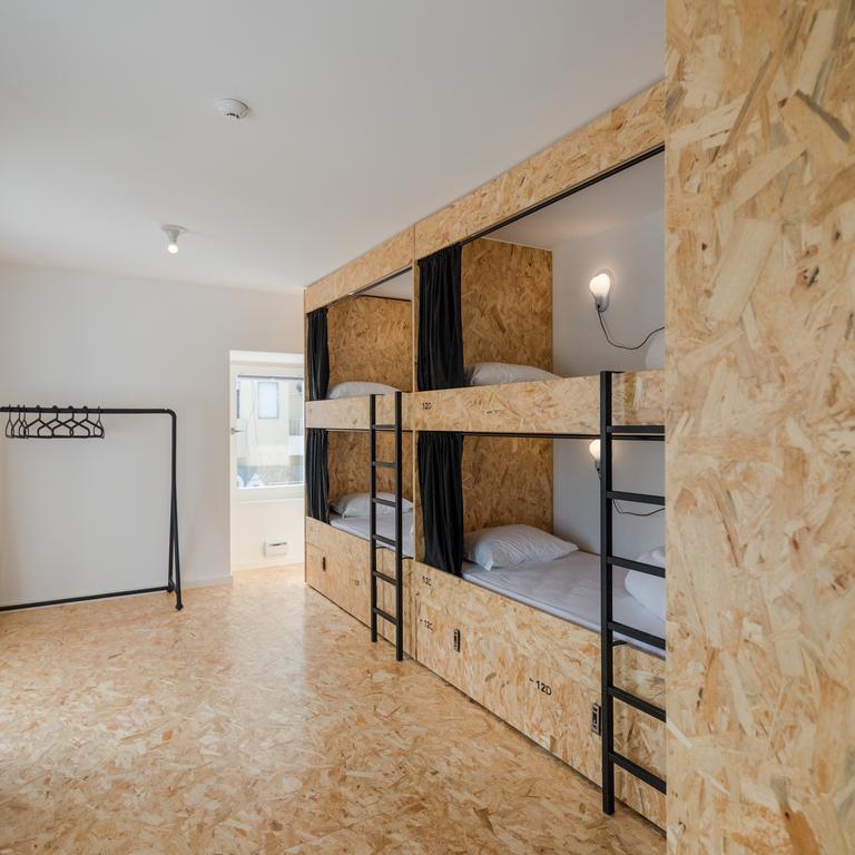 Hostel Conii & Suites Algarve Quarteira Eksteriør bilde