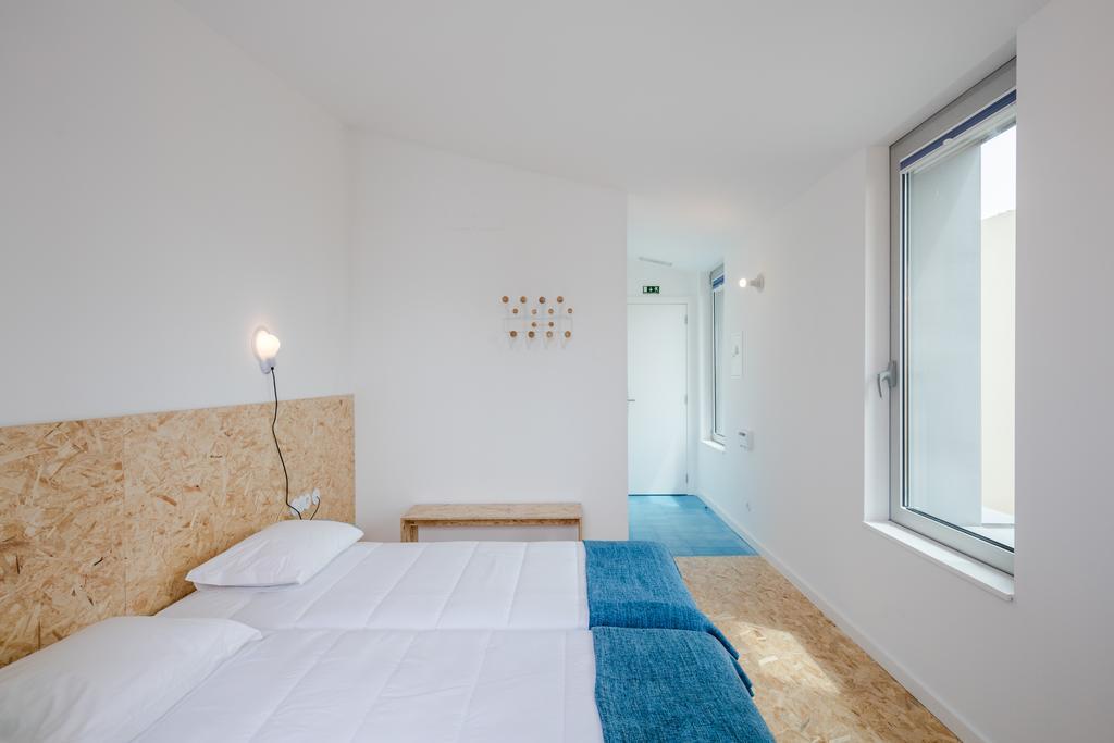 Hostel Conii & Suites Algarve Quarteira Eksteriør bilde