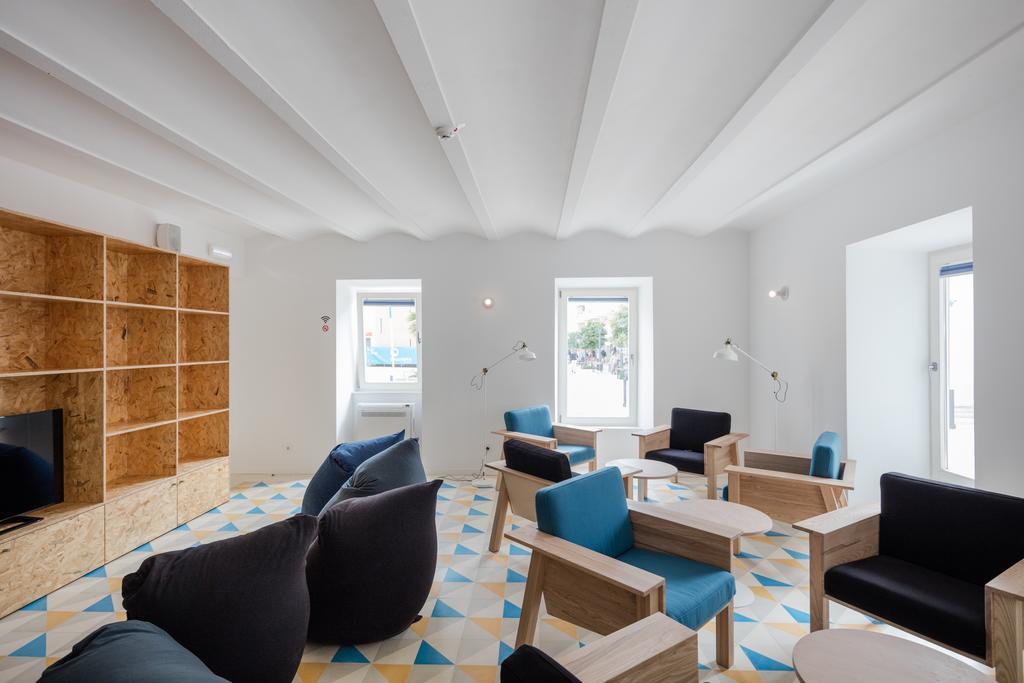 Hostel Conii & Suites Algarve Quarteira Eksteriør bilde