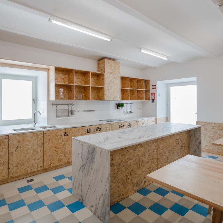 Hostel Conii & Suites Algarve Quarteira Eksteriør bilde