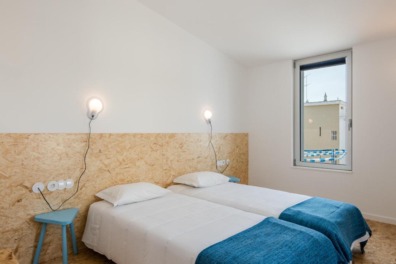 Hostel Conii & Suites Algarve Quarteira Eksteriør bilde